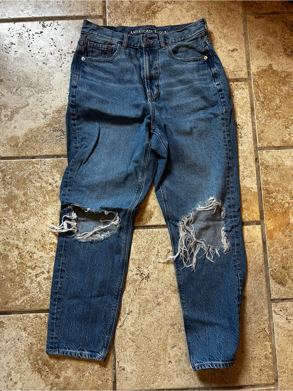 American Eagle Highest Rise Mom Jeans  Highly Distressed Size 4 Short Grunge
